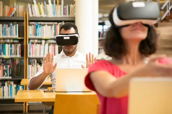 2025: O Futuro do EAD – IA, VR e a Educação Personalizada